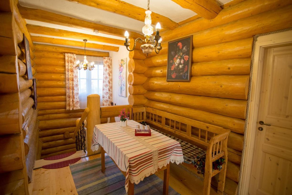 Conacul Maria Theresa Orlat Экстерьер фото